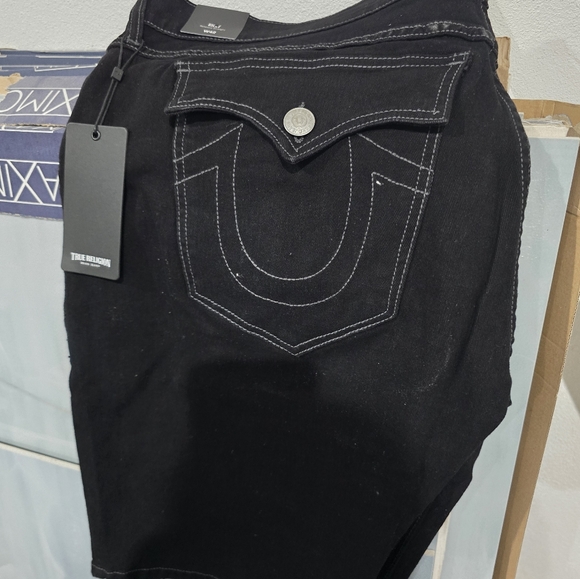 True Religion Ricky short - Picture 2 of 4